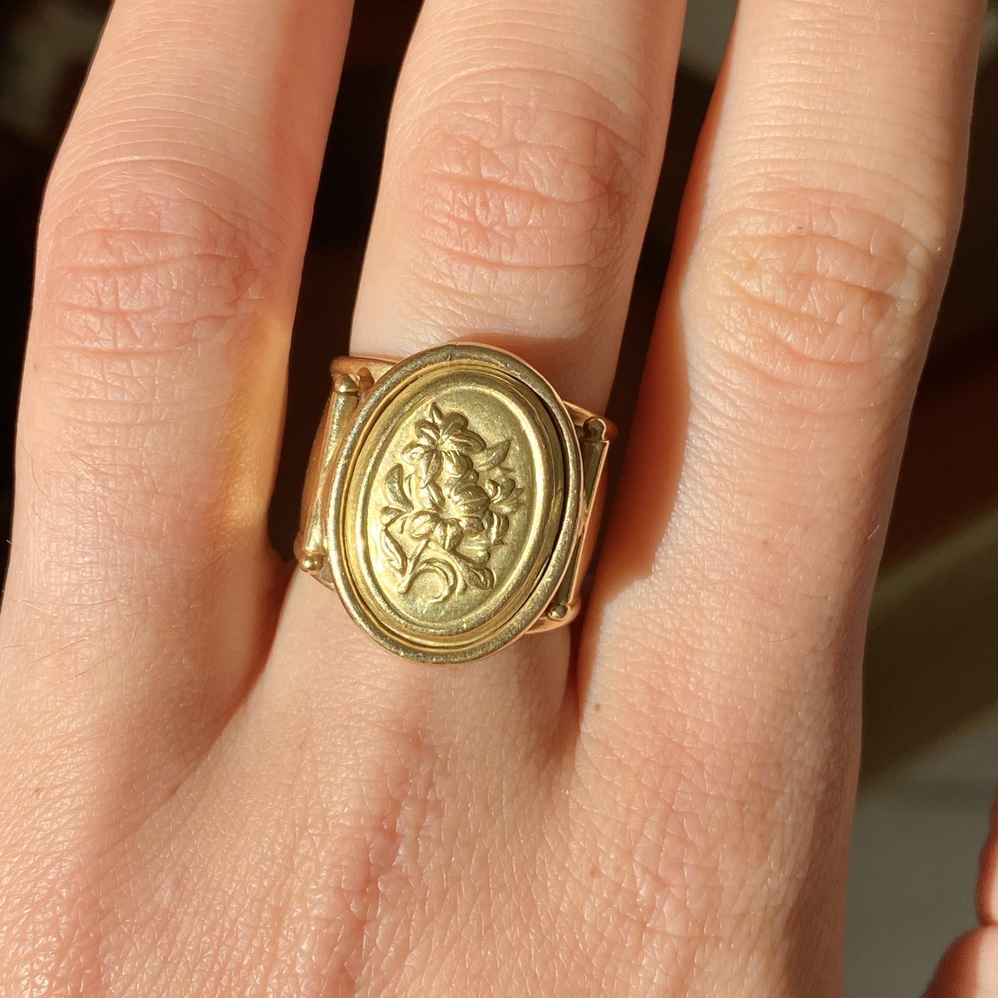 Anello vintage in oro 18kt cammeo con elementi floreali, misura regolabile