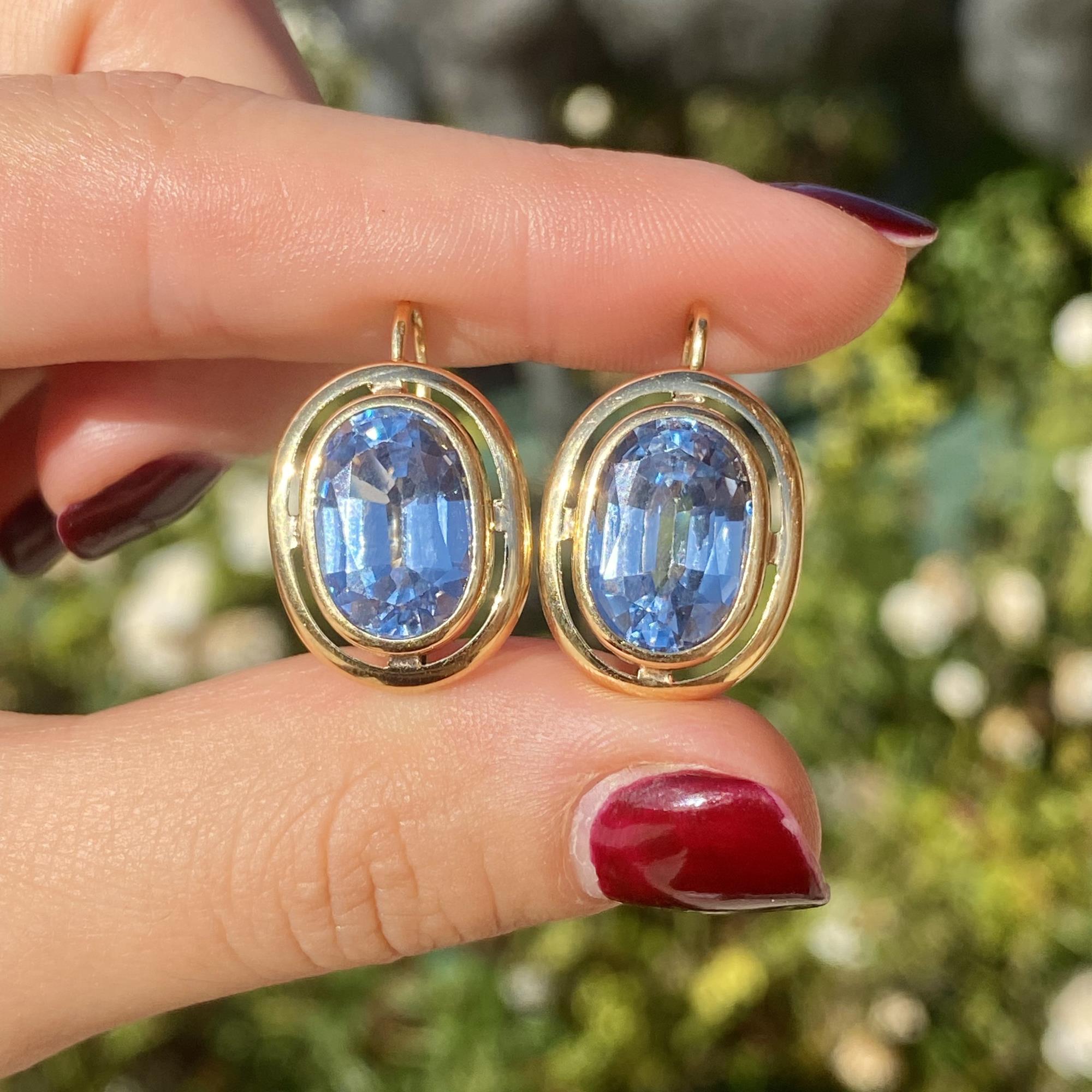 Orecchini vintage in oro 18kt con grande topazio azzurro ct 15 ca.